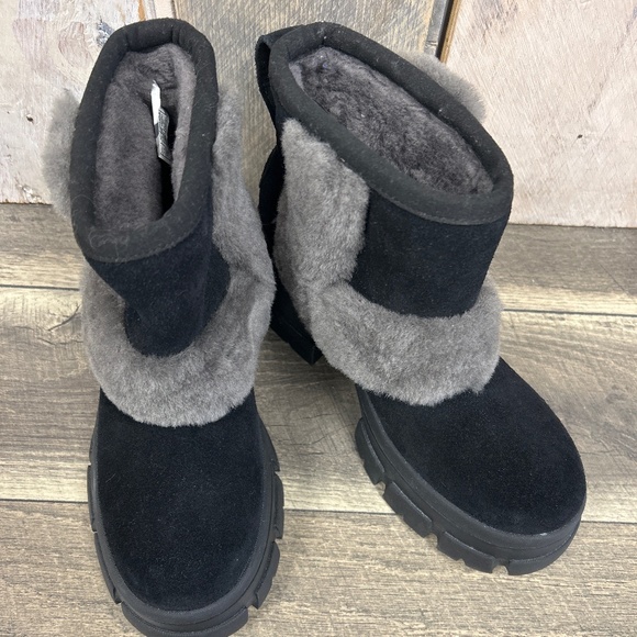 NWT UGG BROOKLYN SUNBURST BLK FUR BOOT 7.5 - Picture 3 of 4